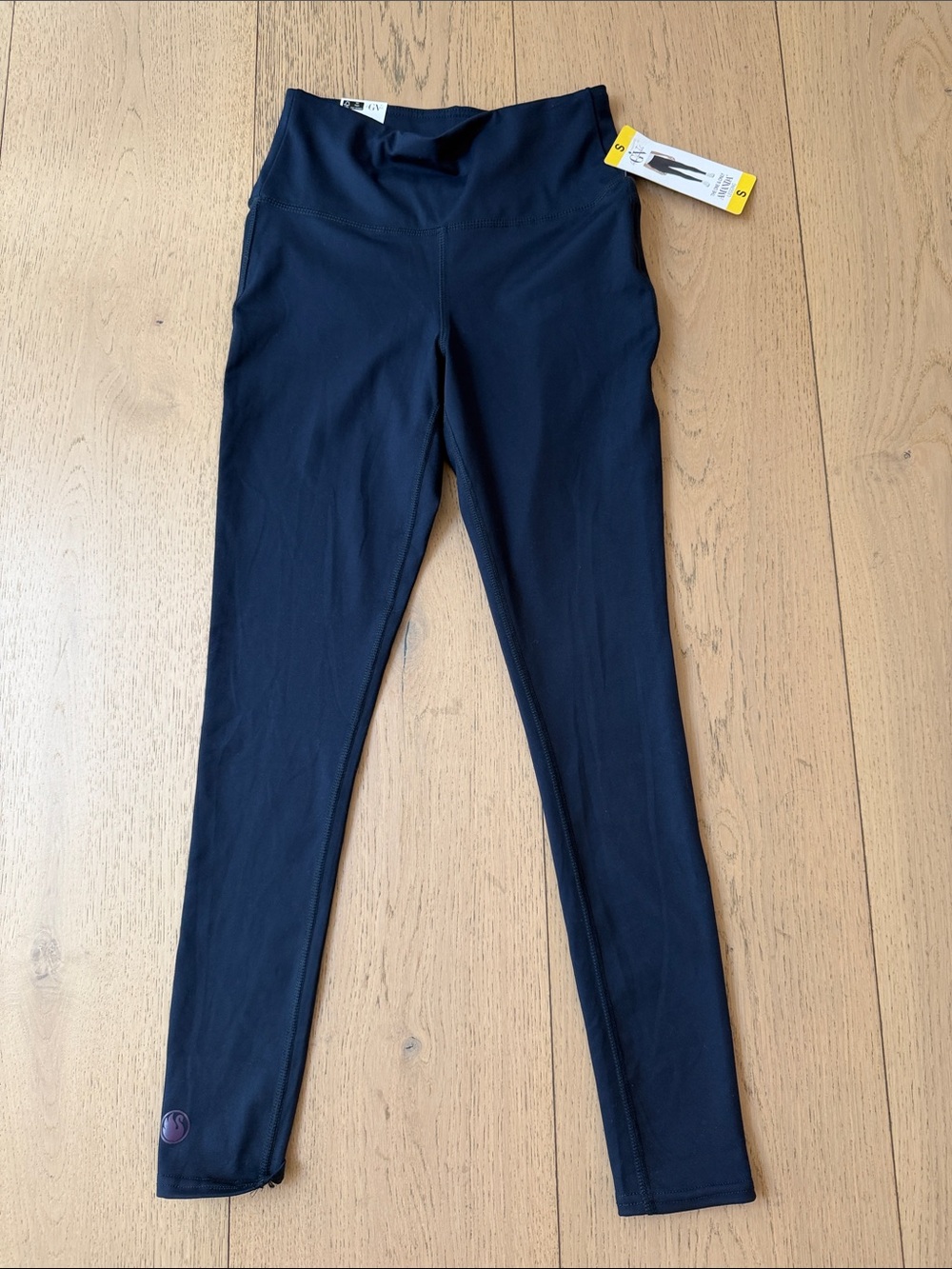 NWT Gloria Vanderbilt Amanda Legging